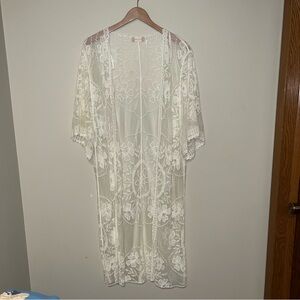 Elegant White Lace Altard State